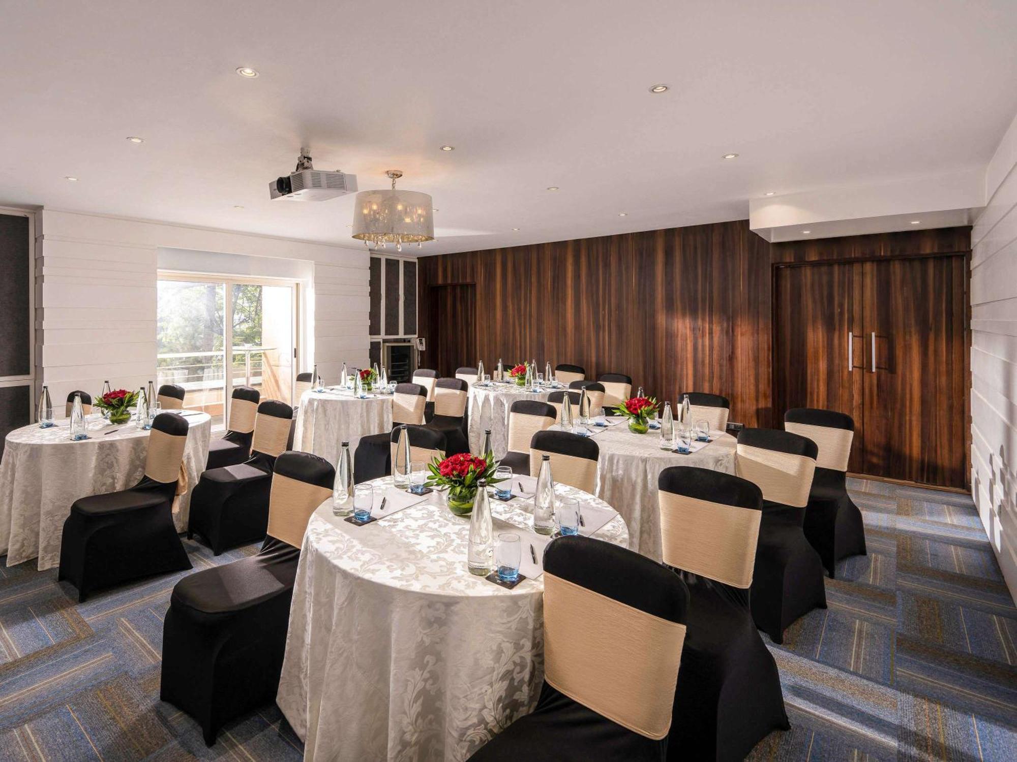 Grand Mercure Bangalore - An Accor Brand Kültér fotó