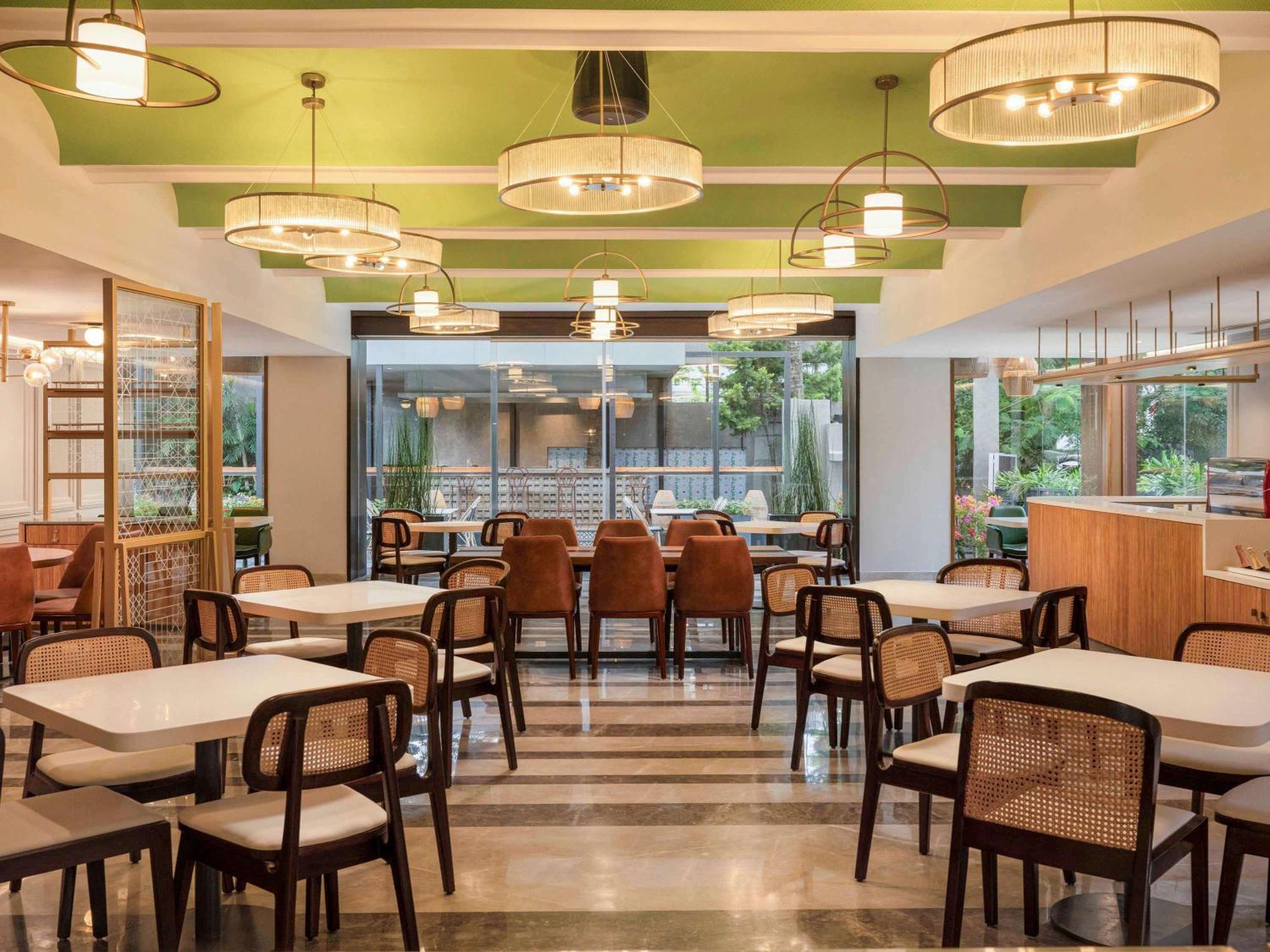 Grand Mercure Bangalore - An Accor Brand Kültér fotó